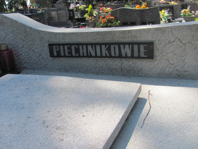 Jerzy Piechnik 1965 Wojnicz - Grobonet - Wyszukiwarka osób pochowanych