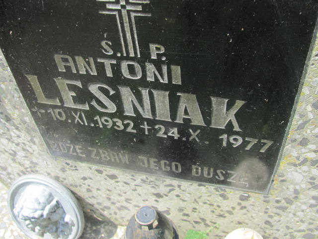 Antoni Lesniak 1932 Wojnicz - Grobonet - Wyszukiwarka osób pochowanych